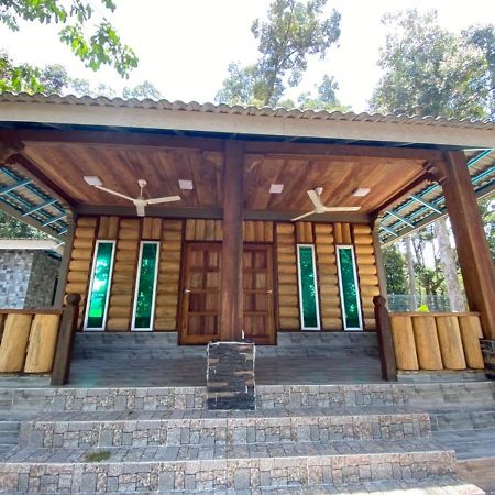 Homestay Dusun Ana Balun Slim River Exteriör bild