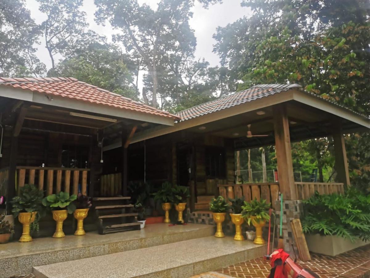Homestay Dusun Ana Balun Slim River Exteriör bild