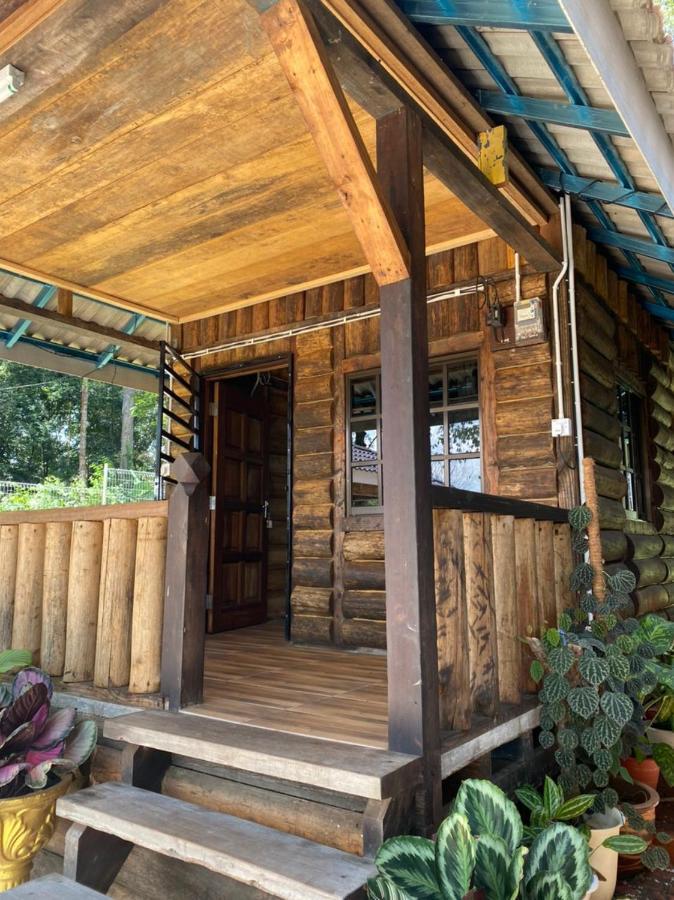Homestay Dusun Ana Balun Slim River Exteriör bild