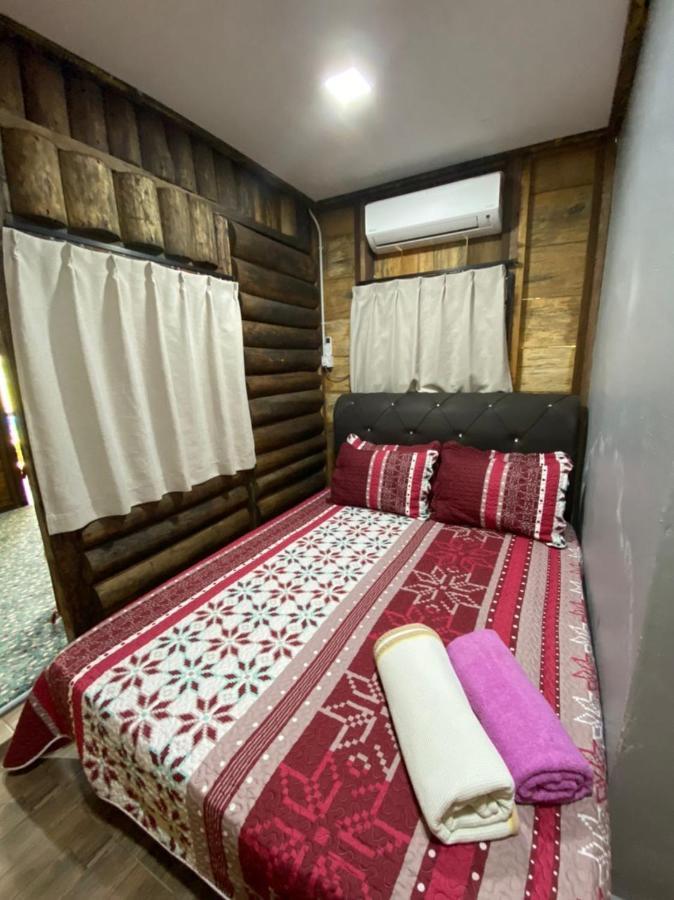Homestay Dusun Ana Balun Slim River Exteriör bild