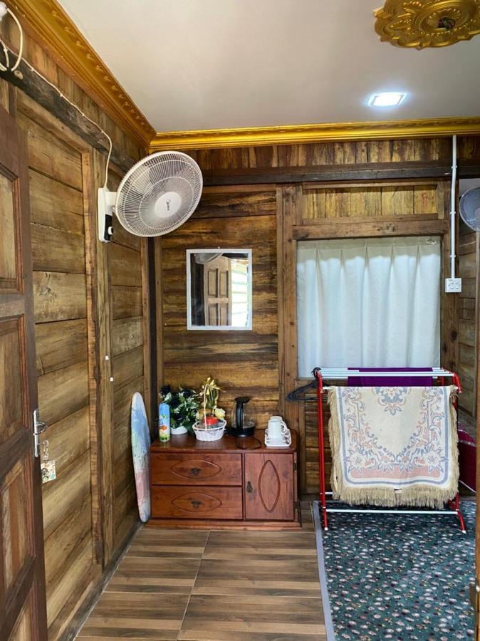 Homestay Dusun Ana Balun Slim River Exteriör bild