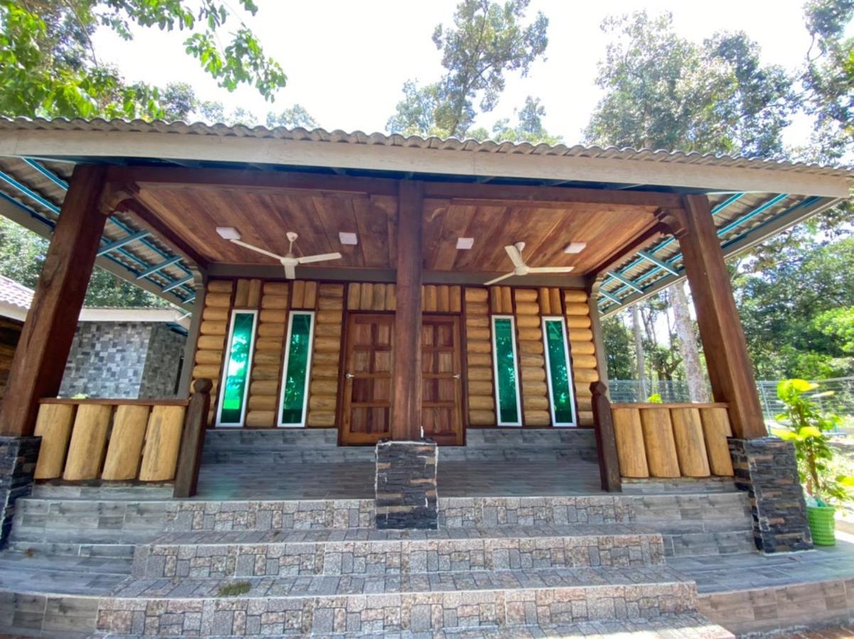 Homestay Dusun Ana Balun Slim River Exteriör bild