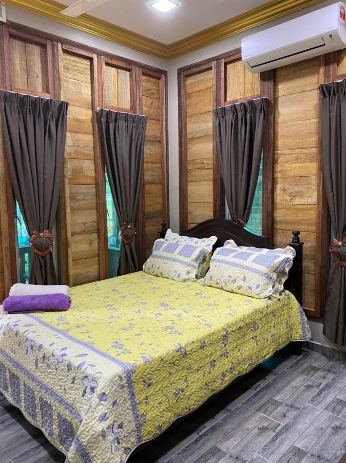 Homestay Dusun Ana Balun Slim River Exteriör bild